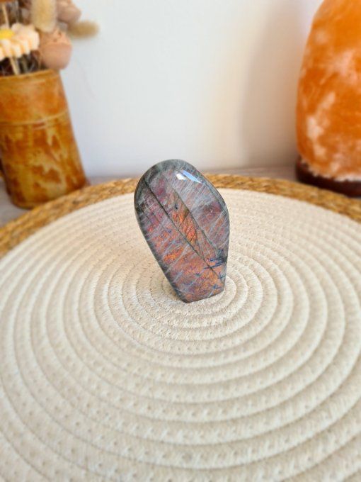 Forme Libre de Labradorite Rose