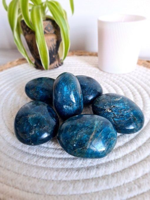 Galet Apatite Bleue